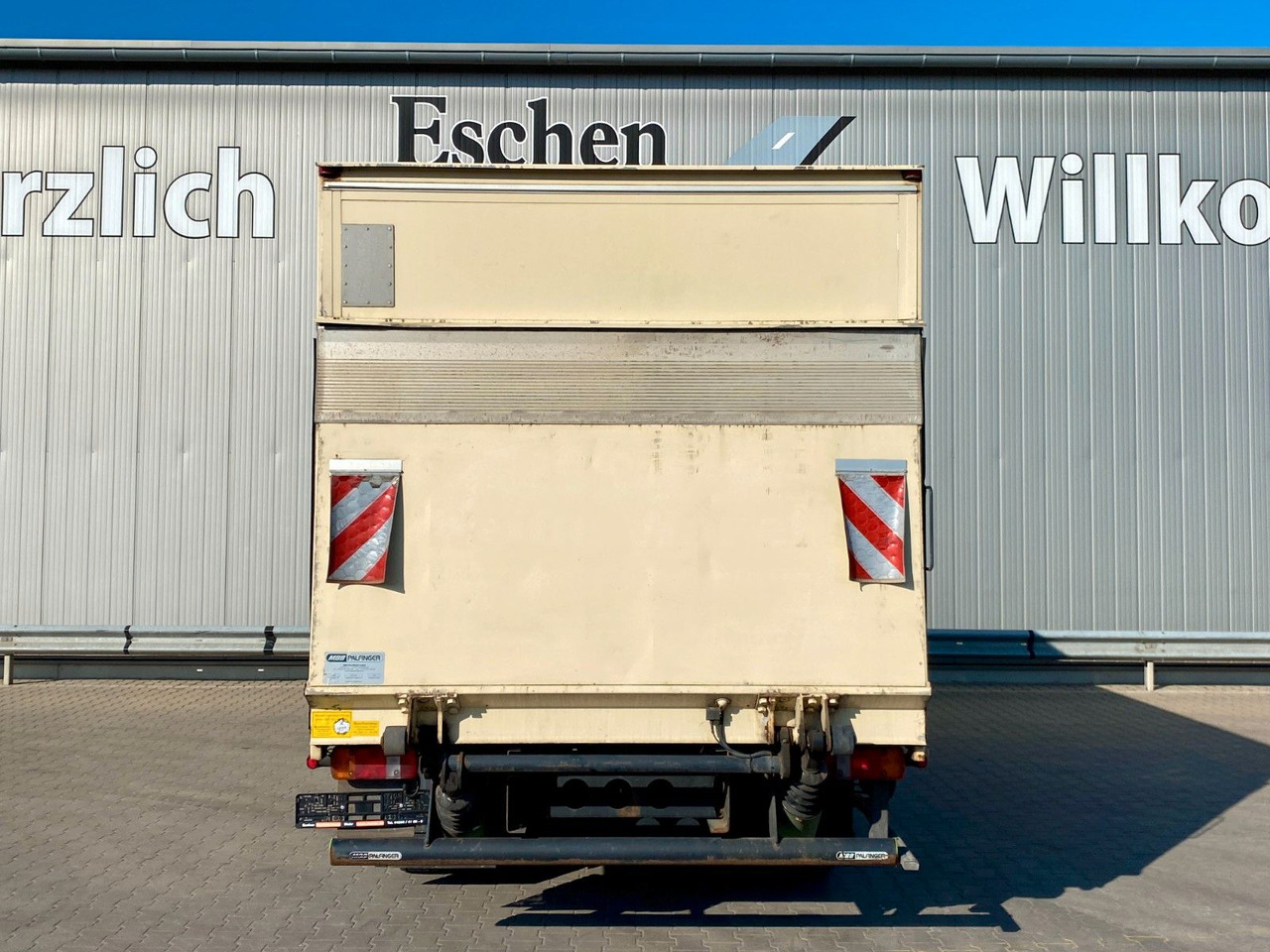 MAN TGL 8.150 Blatt/Blatt*5,5mKoffer*LBW*Seitentür MAN TGL 8.150 Blatt/Blatt*5,5mKoffer*LBW*Seitentür - Koffer LKW: das Bild 4 MAN TGL 8.150 Blatt/Blatt*5,5mKoffer*LBW*Seitentür MAN TGL 8.150 Blatt/Blatt*5,5mKoffer*LBW*Seitentür - Koffer LKW: das Bild 4