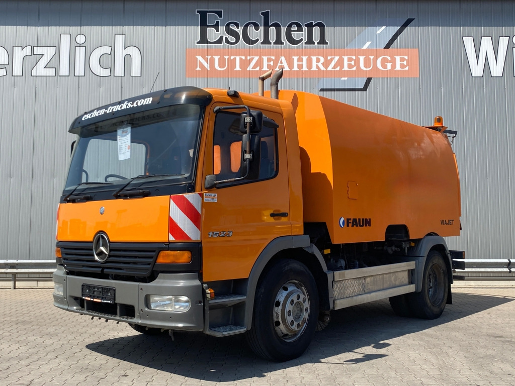 Mercedes-Benz 1523 L - Kehrmaschine: das Bild 1 Mercedes-Benz 1523 L - Kehrmaschine: das Bild 1