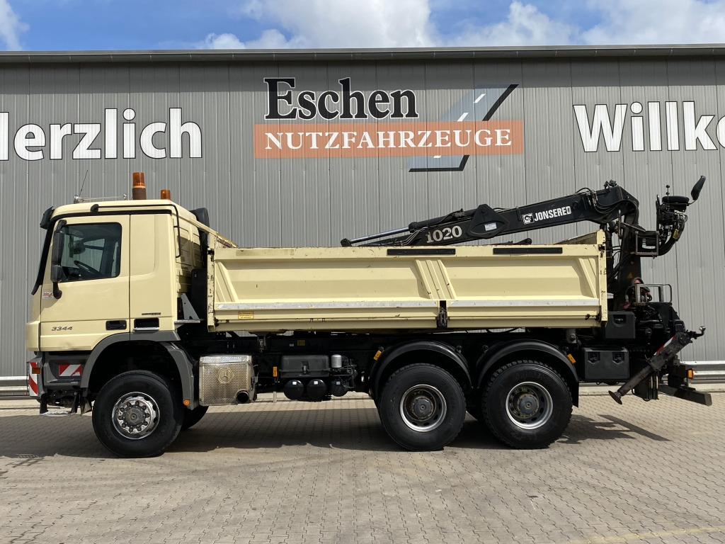 Mercedes-Benz 3344 AK 6x6 / Jonsered 1020 Kran - Kipper, Autokran: das Bild 3 Mercedes-Benz 3344 AK 6x6 / Jonsered 1020 Kran - Kipper, Autokran: das Bild 3
