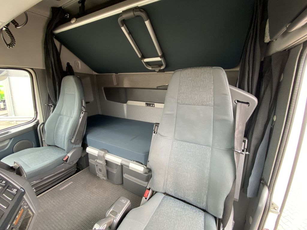Volvo FH460 8x4 Palfinger PK53002SH+JIB+Seilwinde - Pritsche LKW, Autokran: das Bild 4 Volvo FH460 8x4 Palfinger PK53002SH+JIB+Seilwinde - Pritsche LKW, Autokran: das Bild 4