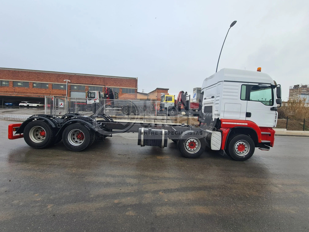 Camión MAN TGA 35.390 de ocasión + F800BXP.26 - Fahrgestell LKW: das Bild 1 Camión MAN TGA 35.390 de ocasión + F800BXP.26 - Fahrgestell LKW: das Bild 1