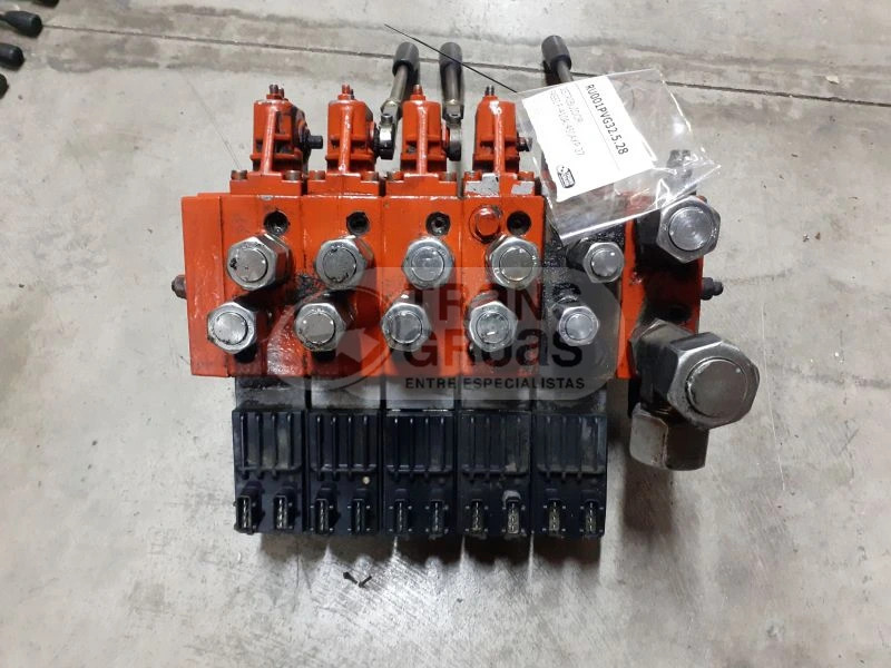 Grúa F450AXP.27 solo para recambios - Kran: das Bild 3 Grúa F450AXP.27 solo para recambios - Kran: das Bild 3