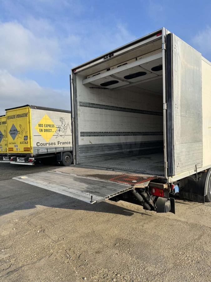 Iveco Eurocargo 160E30 - Kühlkoffer LKW: das Bild 2 Iveco Eurocargo 160E30 - Kühlkoffer LKW: das Bild 2