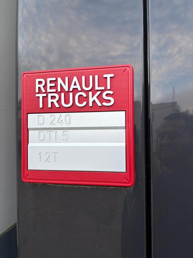 Renault D-Series 240.12 - Koffer LKW: das Bild 3 Renault D-Series 240.12 - Koffer LKW: das Bild 3