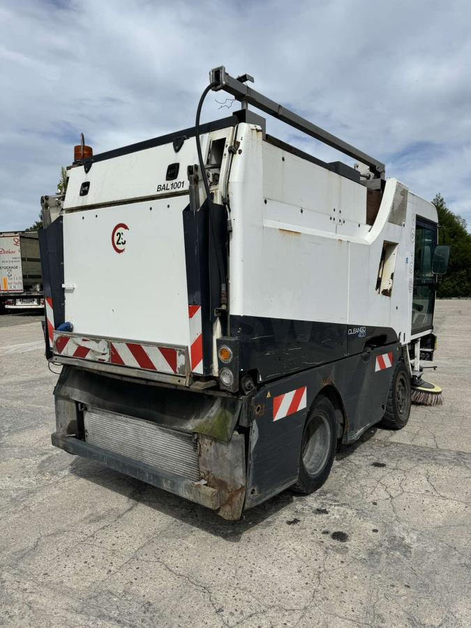 Schmidt Clingo 400 - Kehrmaschine: das Bild 2 Schmidt Clingo 400 - Kehrmaschine: das Bild 2