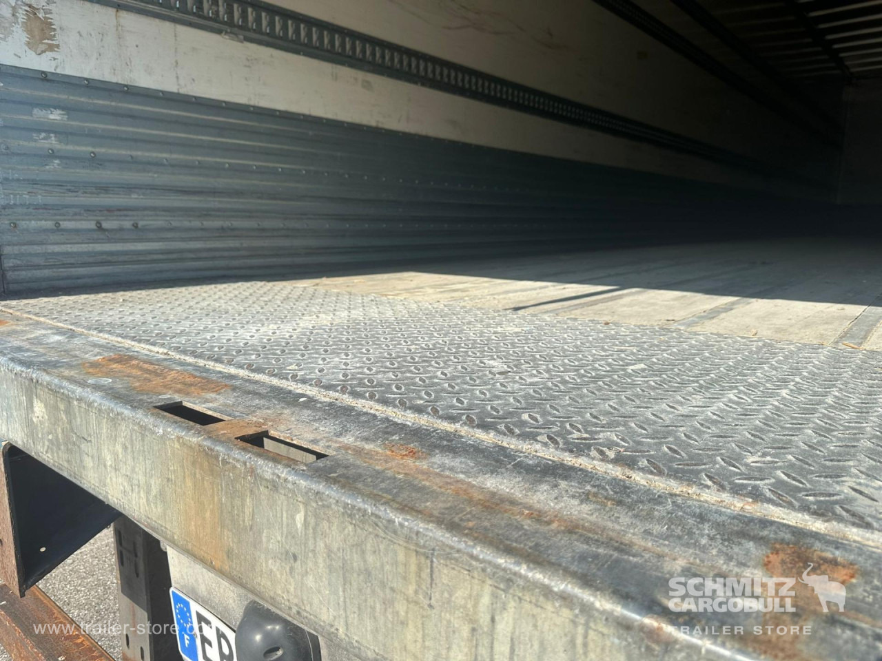 FRUEHAUF Dryfreight Standard Roller shutter door - Koffer Auflieger: das Bild 4 FRUEHAUF Dryfreight Standard Roller shutter door - Koffer Auflieger: das Bild 4