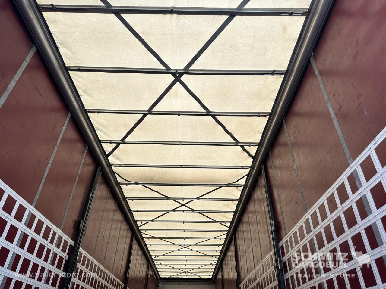 KOEGEL Curtainsider Standard - Planenauflieger: das Bild 4 KOEGEL Curtainsider Standard - Planenauflieger: das Bild 4
