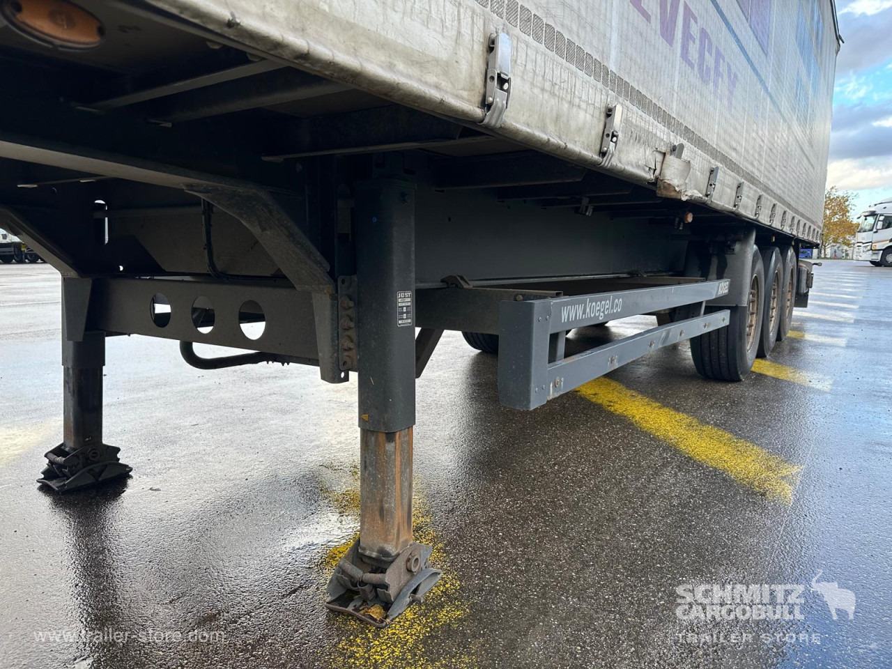 KOEGEL Curtainsider Standard - Planenauflieger: das Bild 2 KOEGEL Curtainsider Standard - Planenauflieger: das Bild 2
