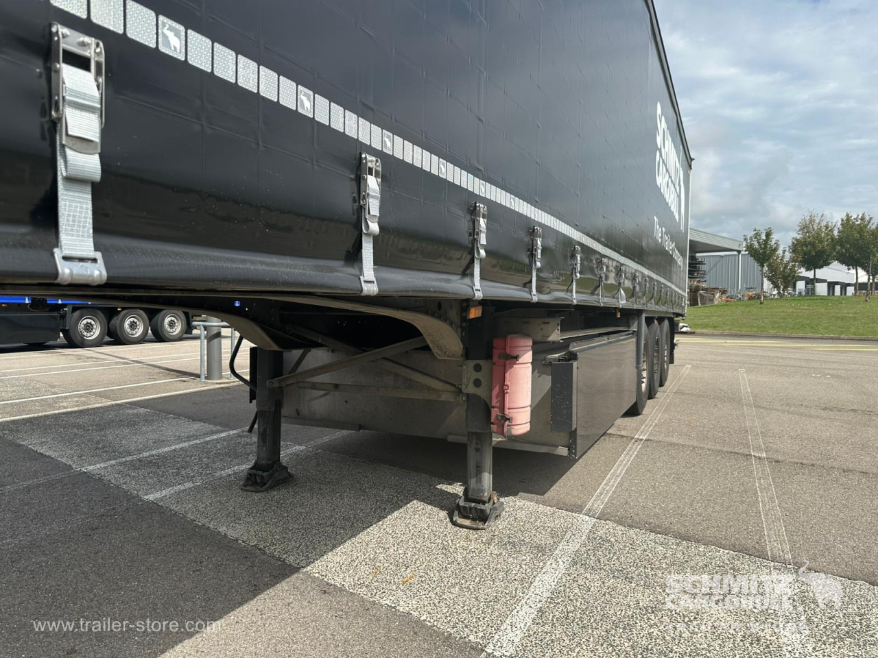 SCHMITZ Curtainsider Standard - Planenauflieger: das Bild 2 SCHMITZ Curtainsider Standard - Planenauflieger: das Bild 2