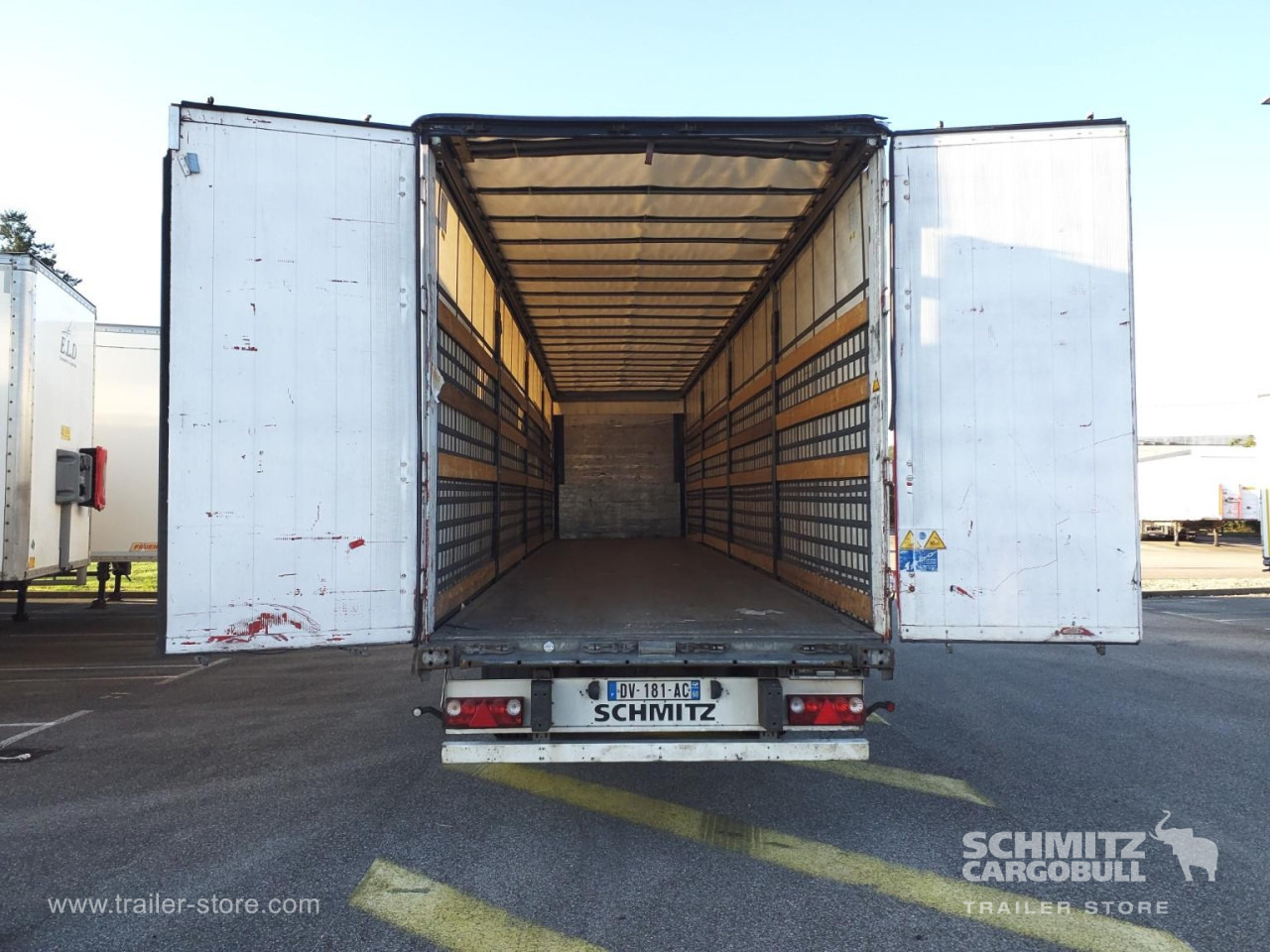 SCHMITZ Curtainsider Standard - Planenauflieger: das Bild 4 SCHMITZ Curtainsider Standard - Planenauflieger: das Bild 4
