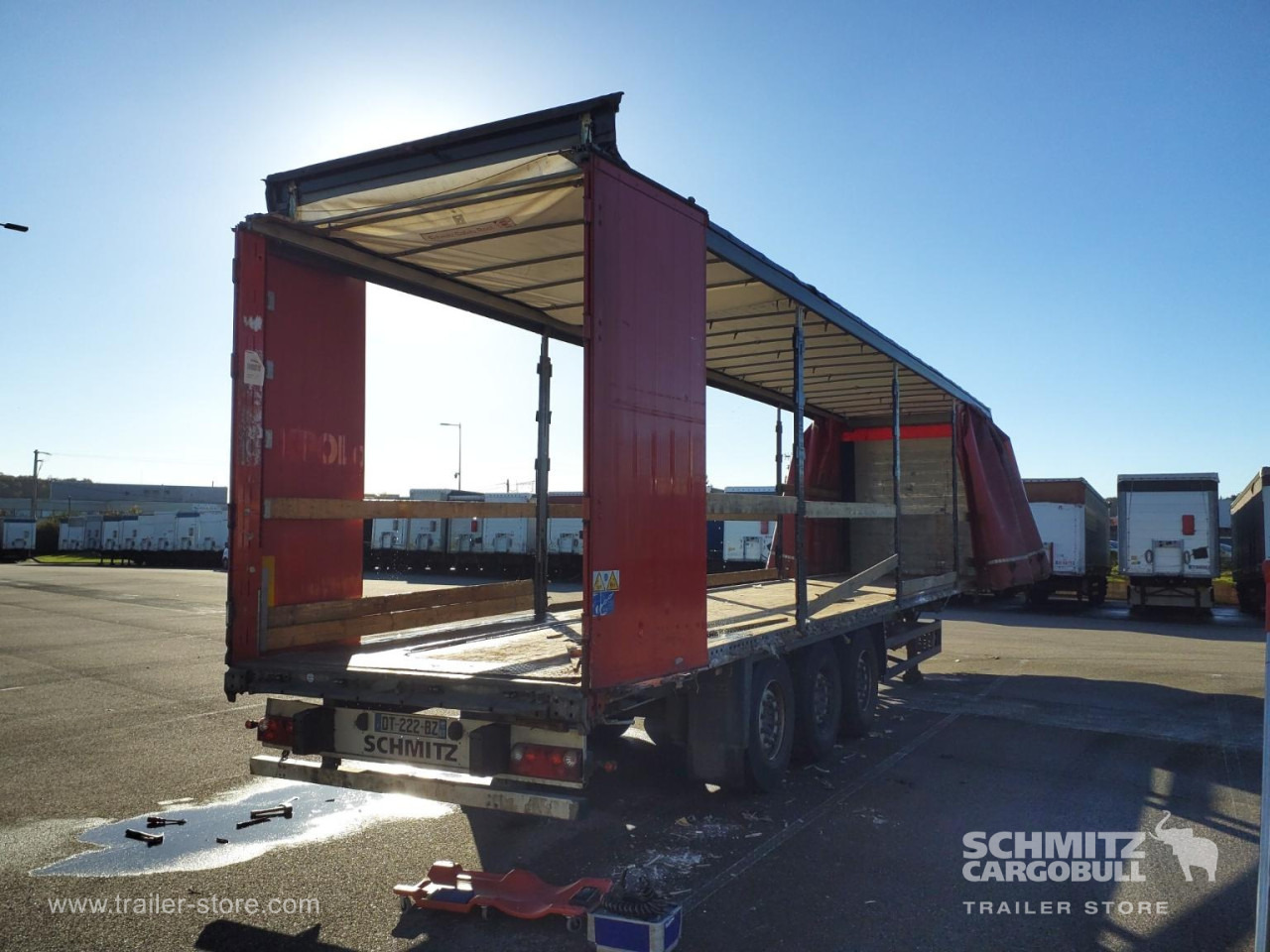 SCHMITZ Curtainsider Standard - Planenauflieger: das Bild 2 SCHMITZ Curtainsider Standard - Planenauflieger: das Bild 2