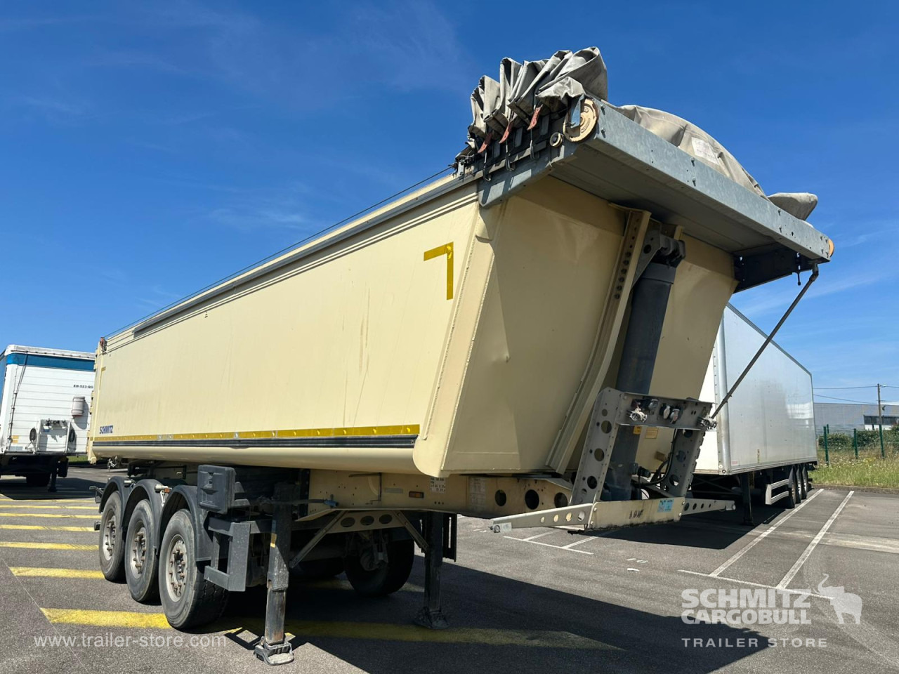 SCHMITZ Tipper Alu-square sided body 28m³ - Kipper Auflieger: das Bild 1 SCHMITZ Tipper Alu-square sided body 28m³ - Kipper Auflieger: das Bild 1
