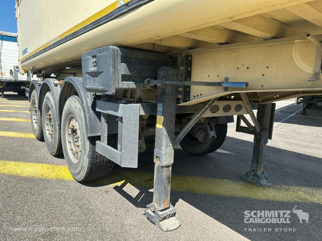 SCHMITZ Tipper Alu-square sided body 28m³ - Kipper Auflieger: das Bild 2 SCHMITZ Tipper Alu-square sided body 28m³ - Kipper Auflieger: das Bild 2