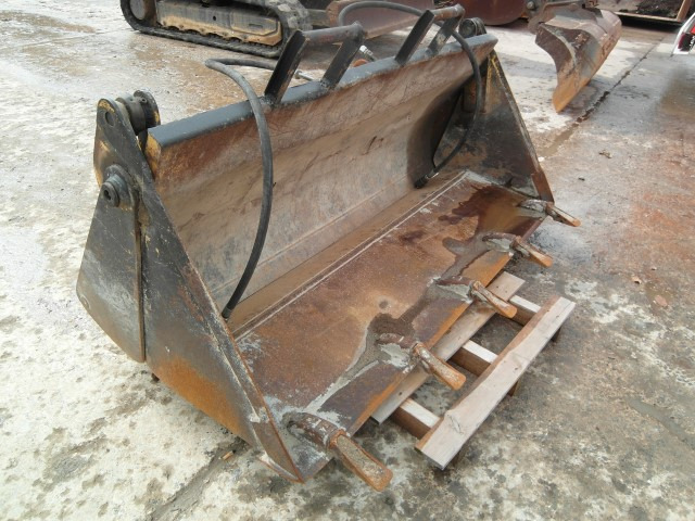 4 in 1 Schaufel (Klappschaufel) - Ladeschaufel: das Bild 2 4 in 1 Schaufel (Klappschaufel) - Ladeschaufel: das Bild 2