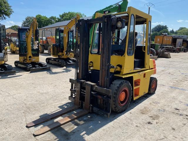 Kalmar DB3-500 - Dieselstapler: das Bild 1 Kalmar DB3-500 - Dieselstapler: das Bild 1