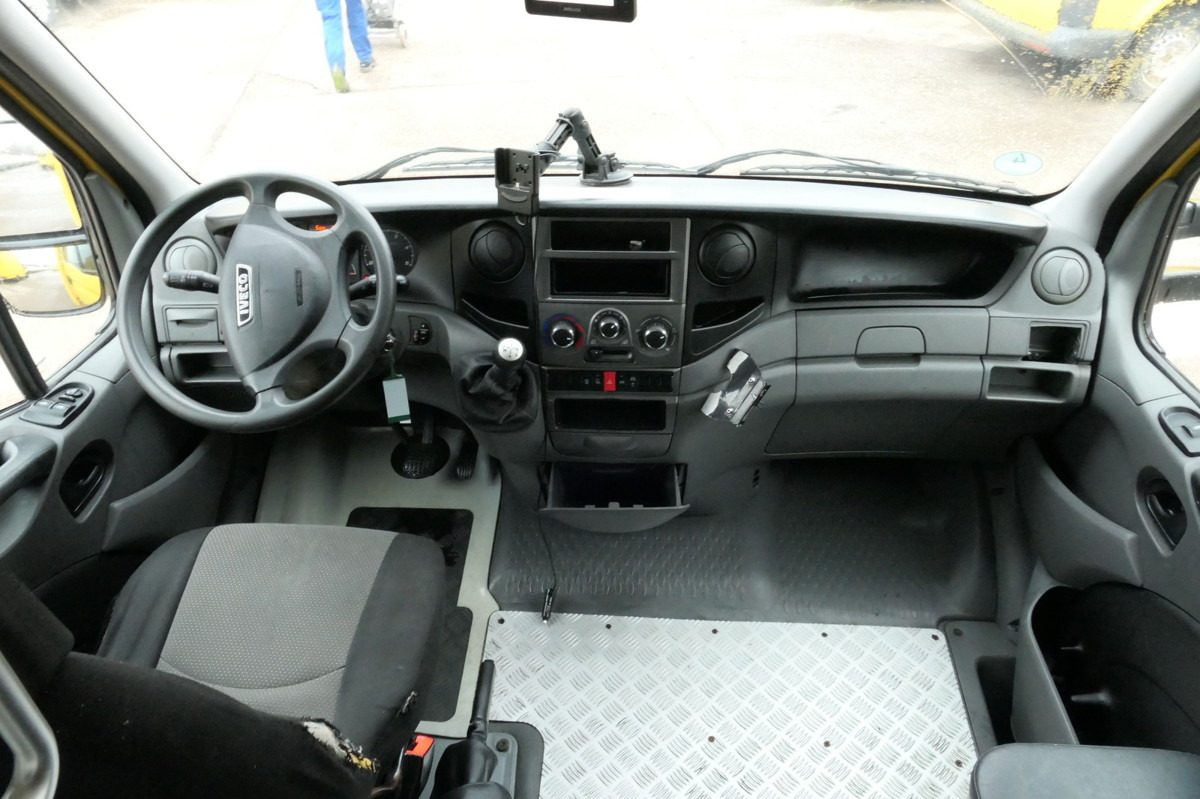 Innenraum Bild 2: Koffer Transporter IVECO Daily 35 S11 C30C AUTOMATIK KAMERA MAXI KAMERA R