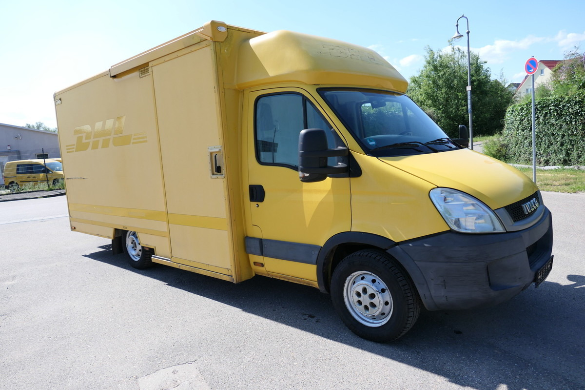 IVECO Daily 35 S11 C30C AUTOMATIK KAMERA MAXI Regale L - Koffer Transporter: das Bild 3 IVECO Daily 35 S11 C30C AUTOMATIK KAMERA MAXI Regale L - Koffer Transporter: das Bild 3