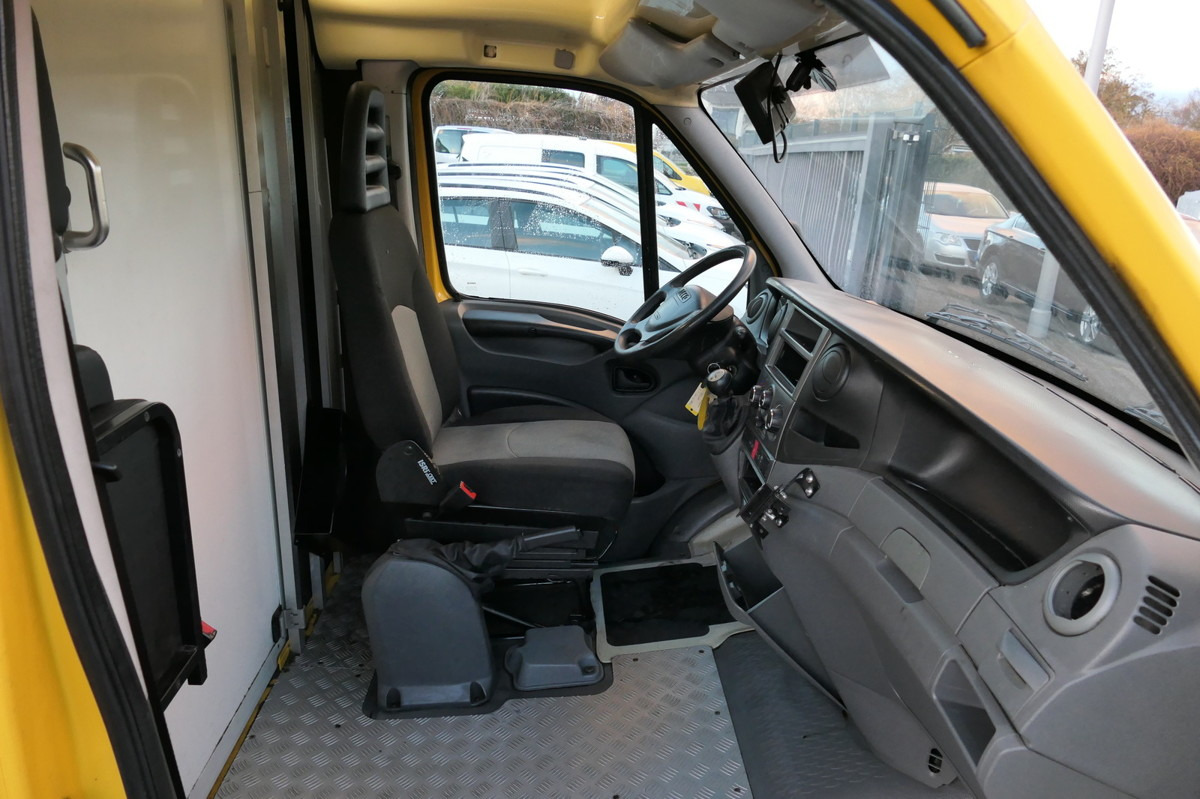 IVECO Daily 35 S11 C30C AUTOMATIK KAMERA Regale LUFT D - Koffer Transporter: das Bild 5 IVECO Daily 35 S11 C30C AUTOMATIK KAMERA Regale LUFT D - Koffer Transporter: das Bild 5