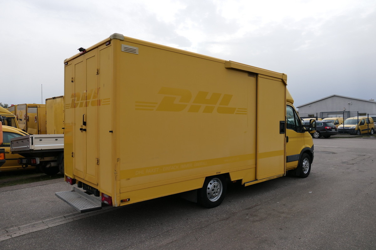 IVECO Daily 35 S11 C30C AUTOMATIK KAMERA Regale LUFT D - Koffer Transporter: das Bild 3 IVECO Daily 35 S11 C30C AUTOMATIK KAMERA Regale LUFT D - Koffer Transporter: das Bild 3