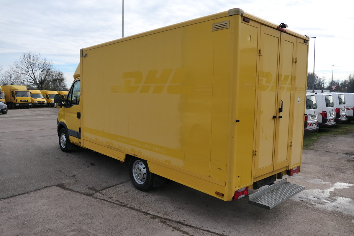 IVECO Daily 35 S11 C30C AUTOMATIK KAMERA Regale LUFT D - Koffer Transporter: das Bild 5 IVECO Daily 35 S11 C30C AUTOMATIK KAMERA Regale LUFT D - Koffer Transporter: das Bild 5