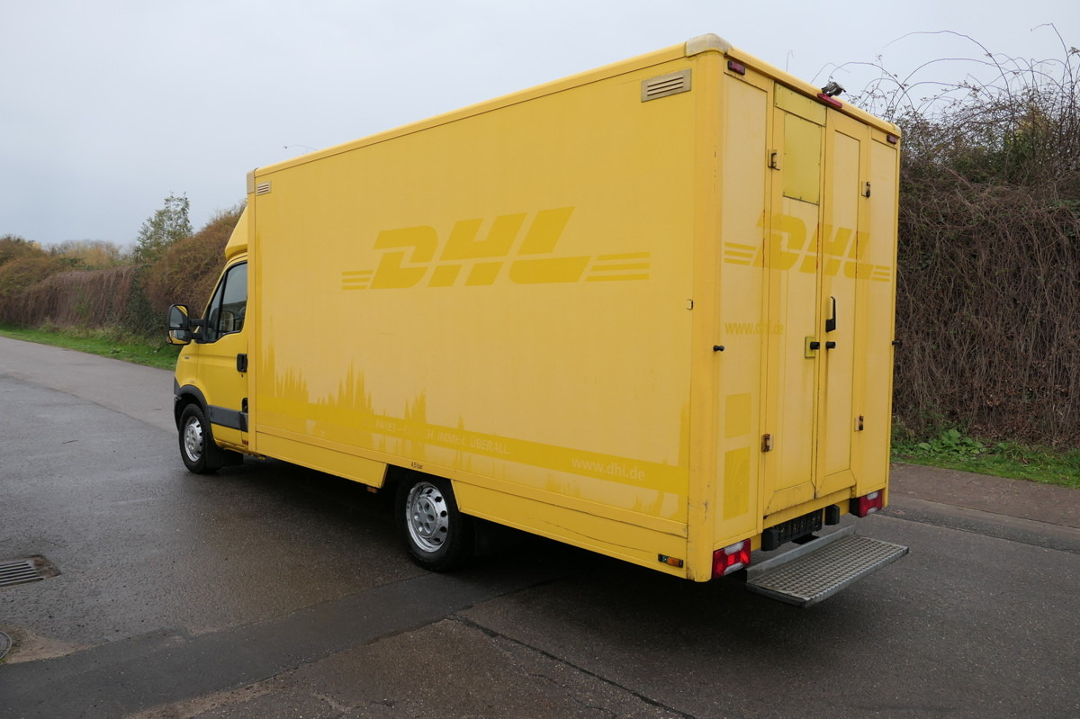 IVECO Daily 35 S11 C30C AUTOMATIK KAMERA Regale LUFT D - Koffer Transporter: das Bild 4 IVECO Daily 35 S11 C30C AUTOMATIK KAMERA Regale LUFT D - Koffer Transporter: das Bild 4