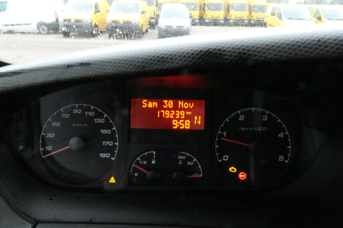 Koffer Transporter IVECO Daily 35 S11 C30C AUTOMATIK Regale LUFT - EURO 5: das Bild 12