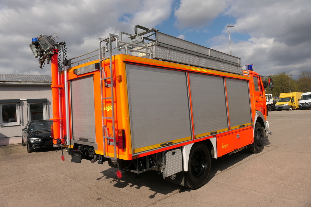 MERCEDES-BENZ 1019 AF Rüstwagen 4x4 TOP ZUSTAND - Feuerwehrfahrzeug: das Bild 4 MERCEDES-BENZ 1019 AF Rüstwagen 4x4 TOP ZUSTAND - Feuerwehrfahrzeug: das Bild 4