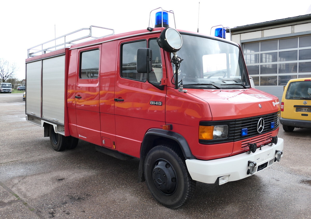 MERCEDES-BENZ 814 D LF 8/6 DoKa AHK Löschwassertank 600L Schli - Krankenwagen: das Bild 3 MERCEDES-BENZ 814 D LF 8/6 DoKa AHK Löschwassertank 600L Schli - Krankenwagen: das Bild 3