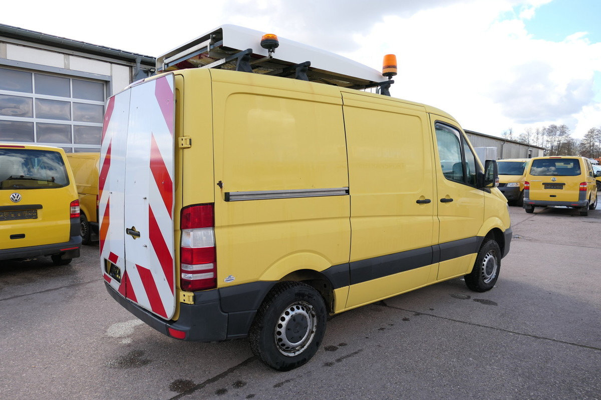 MERCEDES-BENZ Sprinter 216 CDI KLIMA - Begleitfahrzeug SCHLAFB - Kleintransporter: das Bild 1 MERCEDES-BENZ Sprinter 216 CDI KLIMA - Begleitfahrzeug SCHLAFB - Kleintransporter: das Bild 1