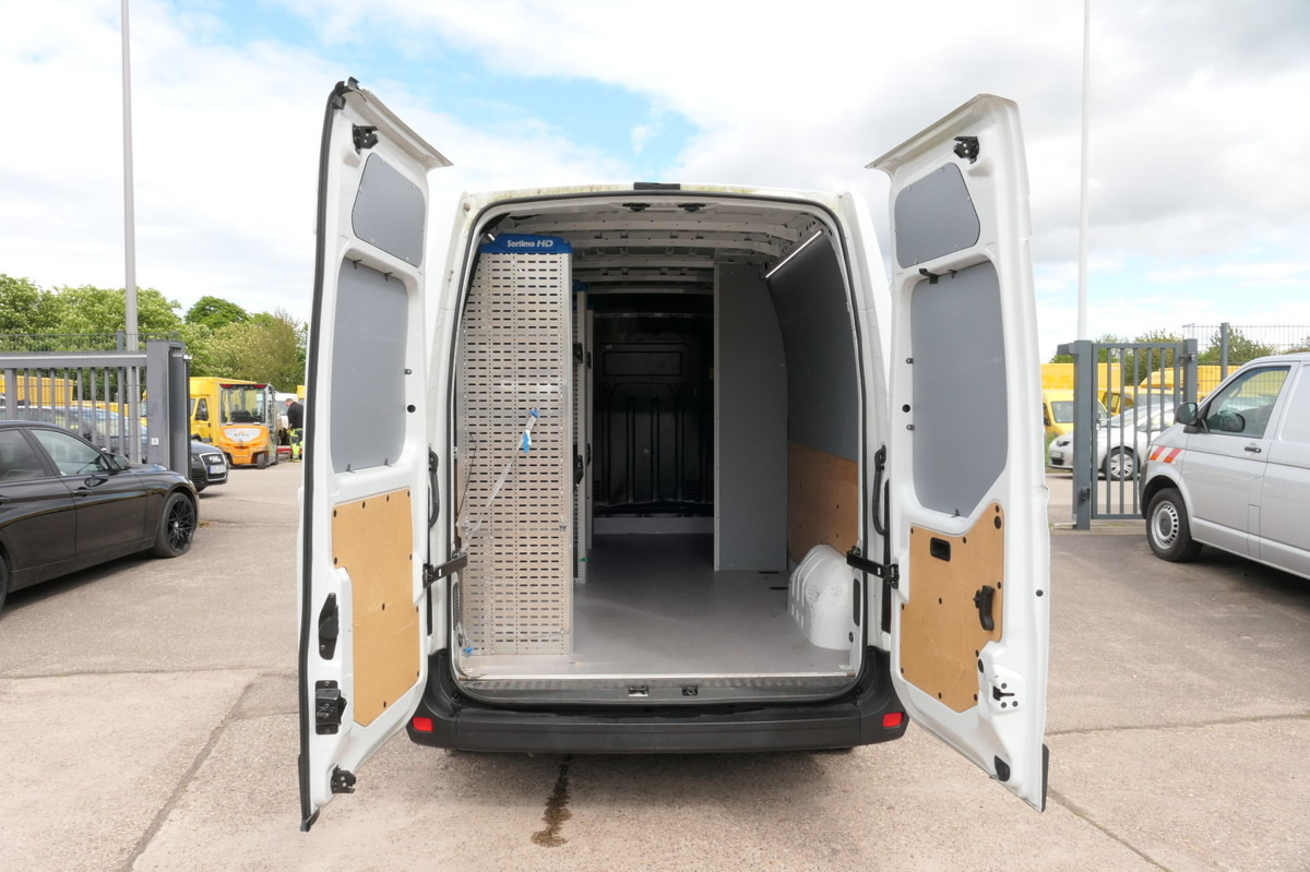 RENAULT Master 130 dCi L3H2 Euro6 KLIMA COC Regal - Kastenwagen: das Bild 1 RENAULT Master 130 dCi L3H2 Euro6 KLIMA COC Regal - Kastenwagen: das Bild 1
