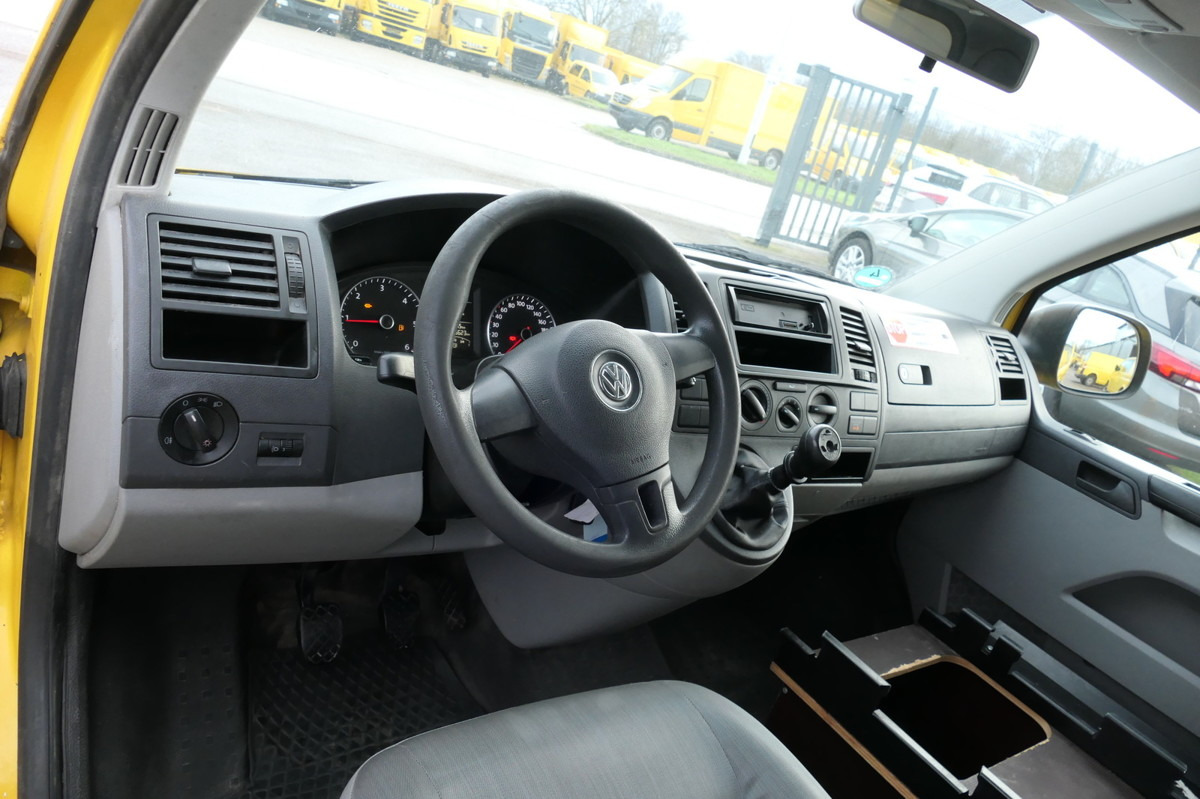 Innenraum Bild 1: Kleintransporter VW T5 Transporter 2.0 TDI PARKTRONIK EURO-5 2xSCHIE