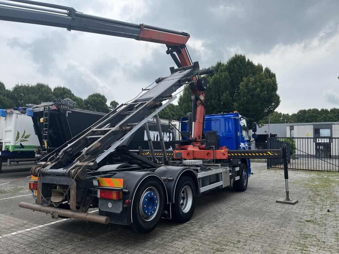 DAF CF 85.360 6x2 NCH cable system - Palfinger PK 18002 - Containerwagen/ Wechselfahrgestell LKW, Autokran: das Bild 2 DAF CF 85.360 6x2 NCH cable system - Palfinger PK 18002 - Containerwagen/ Wechselfahrgestell LKW, Autokran: das Bild 2