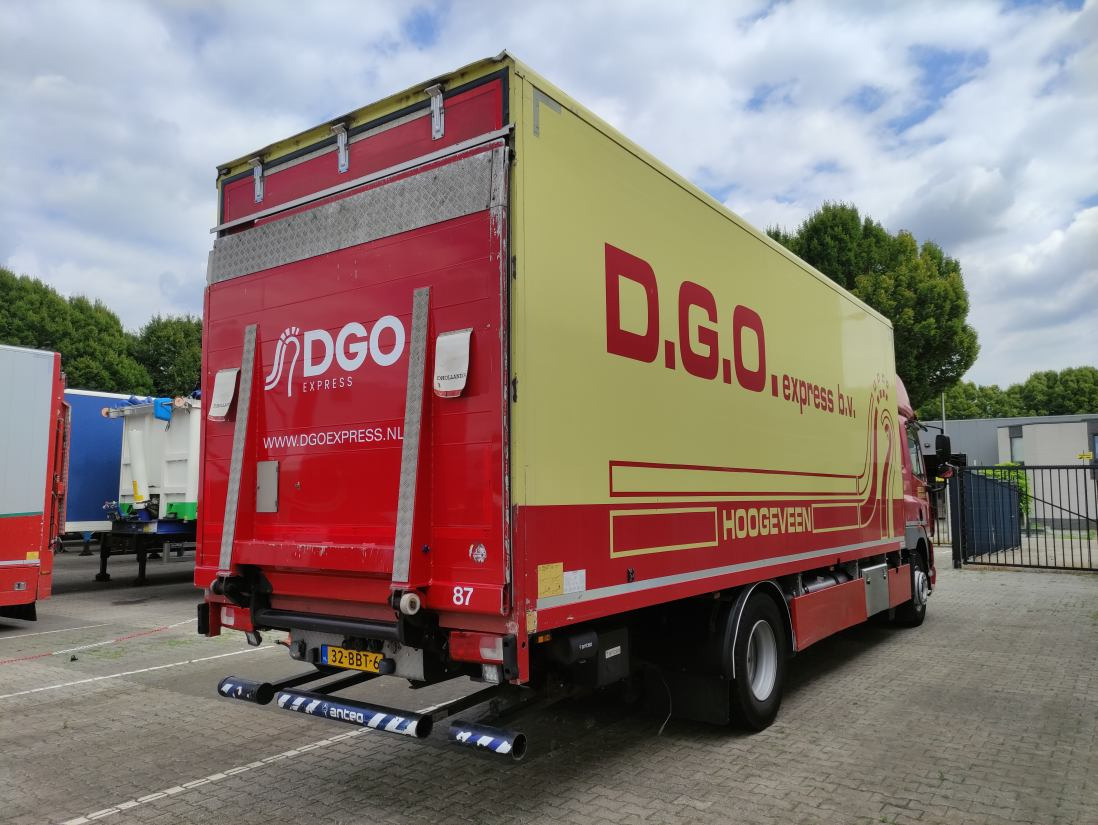 DAF CF 85.410 4x2 Spacecab - NL truck - Koffer LKW: das Bild 2 DAF CF 85.410 4x2 Spacecab - NL truck - Koffer LKW: das Bild 2