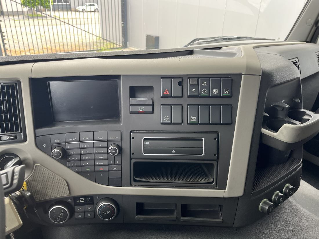Volvo FM 410 Euro 6 Globetrotter LXL - Only 310.029 km Dynamic Steering - Sattelzugmaschine: das Bild 5 Volvo FM 410 Euro 6 Globetrotter LXL - Only 310.029 km Dynamic Steering - Sattelzugmaschine: das Bild 5