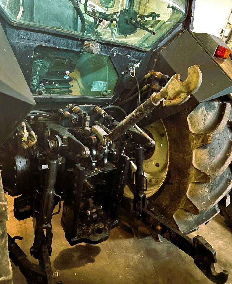 Valtra 8450 Mega - Traktor: das Bild 5 Valtra 8450 Mega - Traktor: das Bild 5