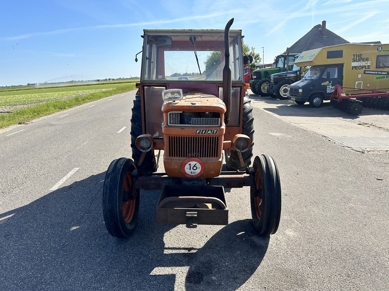 Fiat 480 - Traktor: das Bild 2 Fiat 480 - Traktor: das Bild 2