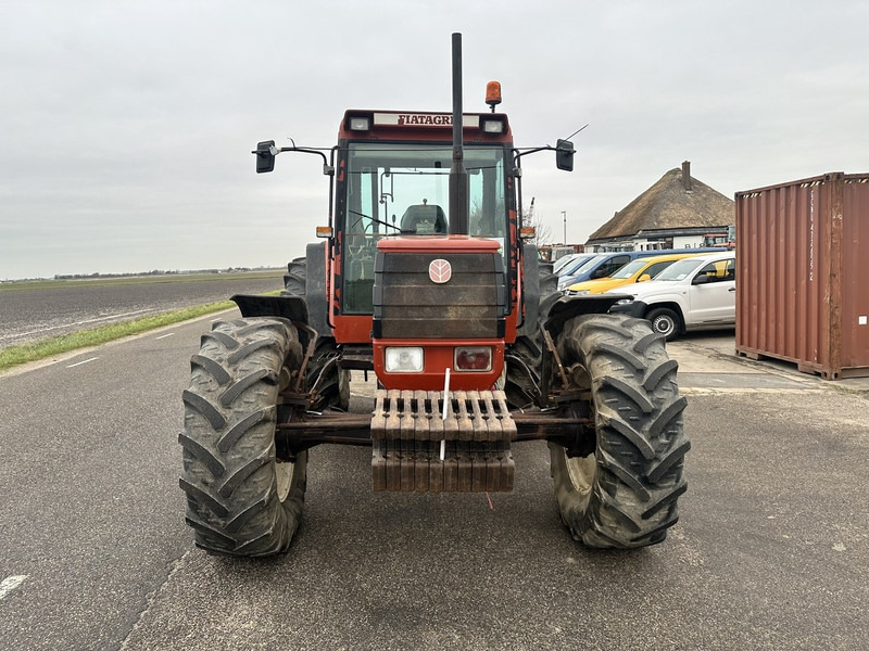 Fiat F130 - Traktor: das Bild 3 Fiat F130 - Traktor: das Bild 3