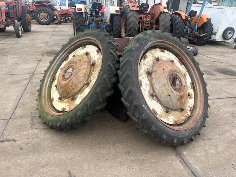 Michelin en kleber 8.3 R44 - Felge: das Bild 1 Michelin en kleber 8.3 R44 - Felge: das Bild 1