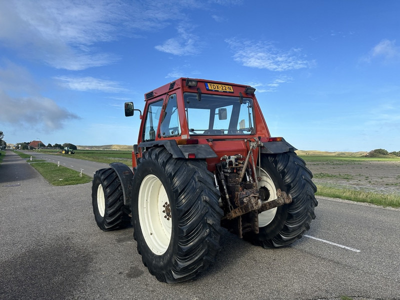 Traktor New Holland 100-90 DT: das Bild 8
