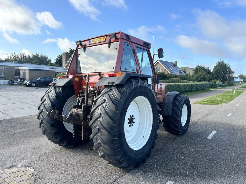 Traktor New Holland 100-90 DT: das Bild 10