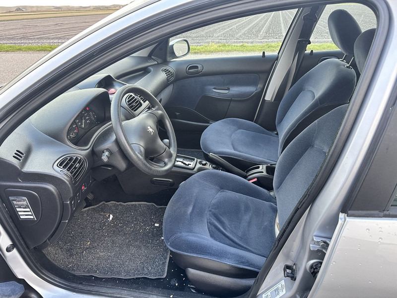 Peugeot 206 - PKW: das Bild 4 Peugeot 206 - PKW: das Bild 4