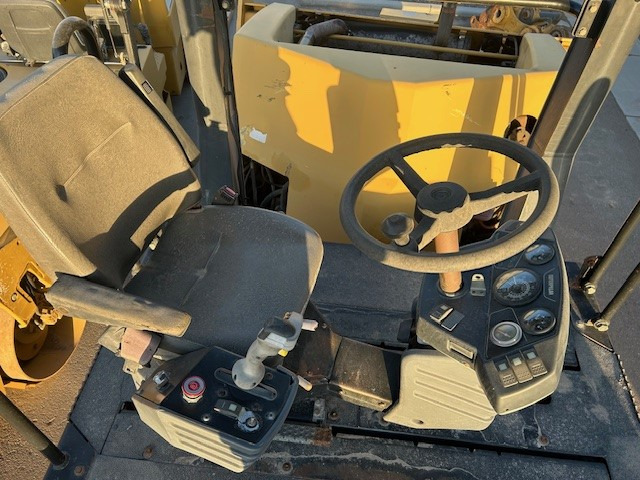 Caterpillar CB-543D XW - Walzen: das Bild 5 Caterpillar CB-543D XW - Walzen: das Bild 5