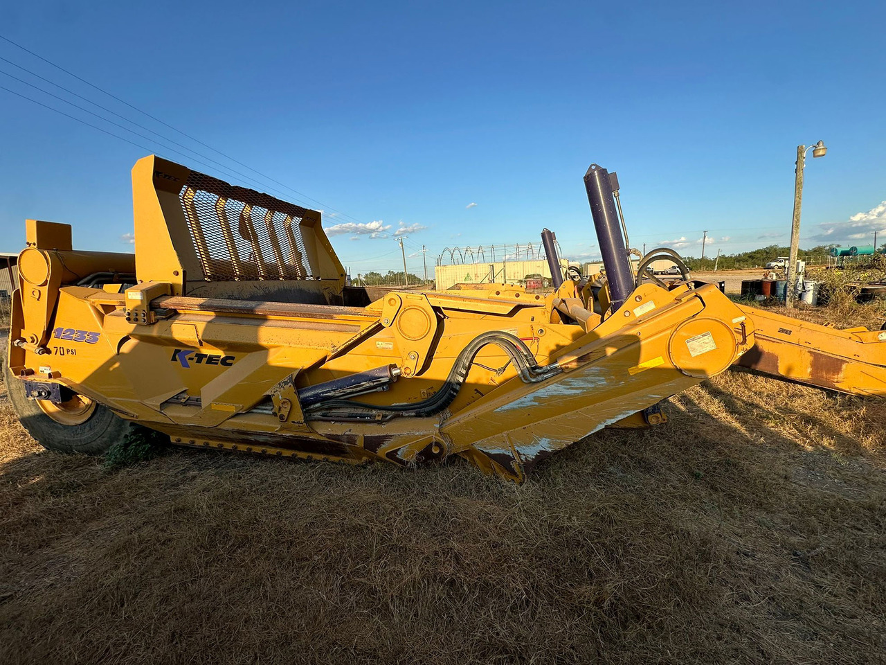 K-Tec 1233 - Schürfzug: das Bild 3 K-Tec 1233 - Schürfzug: das Bild 3