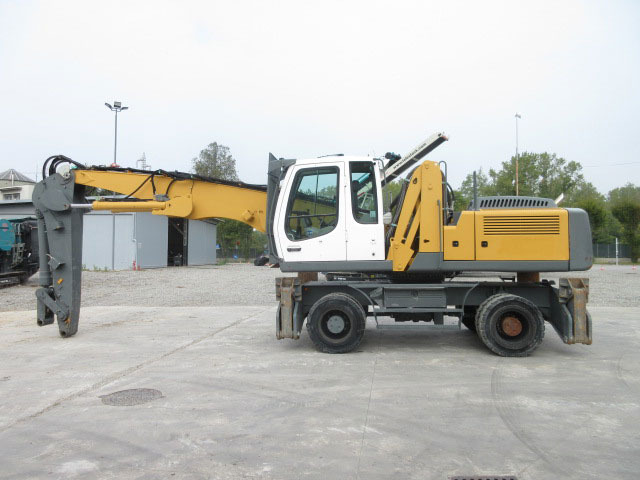 Liebherr A924 - Umschlagbagger: das Bild 1 Liebherr A924 - Umschlagbagger: das Bild 1