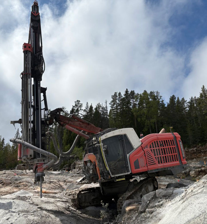 Sandvik DX800i - Bohrgerät: das Bild 3 Sandvik DX800i - Bohrgerät: das Bild 3