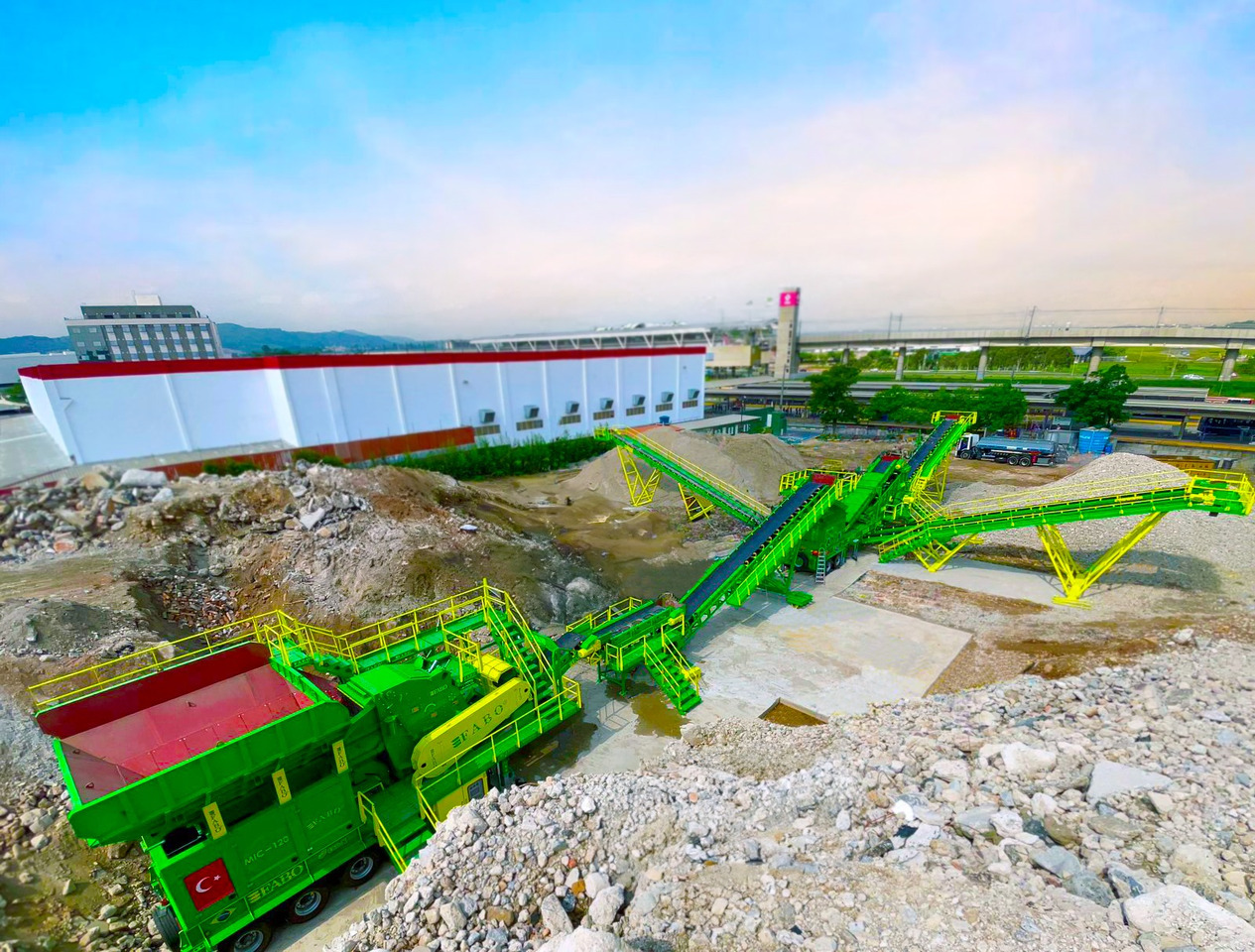 FABO Mobile crusher - Mobile Brechanlage: das Bild 1 FABO Mobile crusher - Mobile Brechanlage: das Bild 1