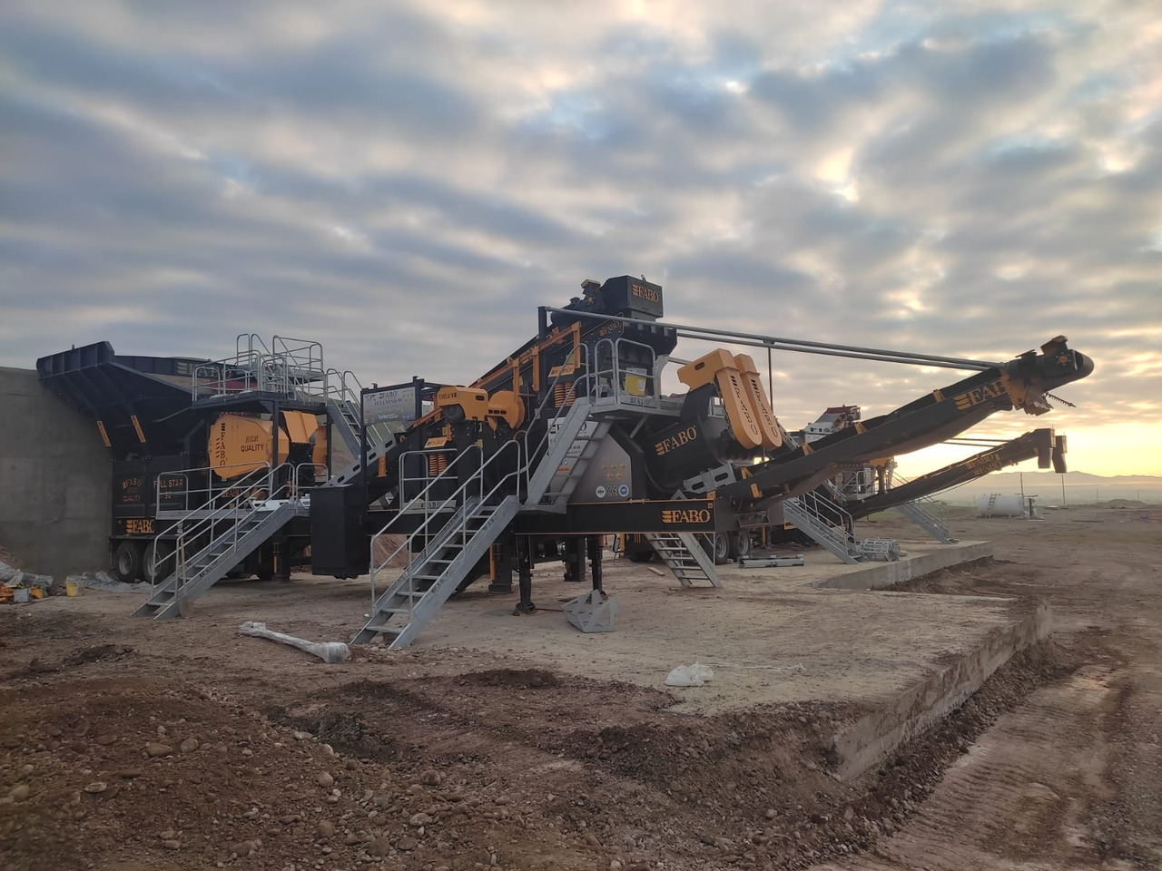 Backenbrecher, Zustand - NEU FABO mobile jaw crusher: das Bild 14