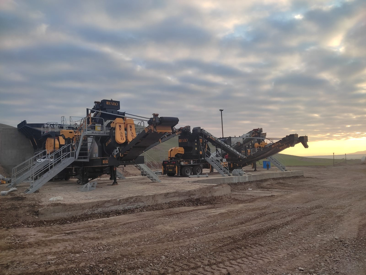 Backenbrecher, Zustand - NEU FABO mobile jaw crusher: das Bild 16