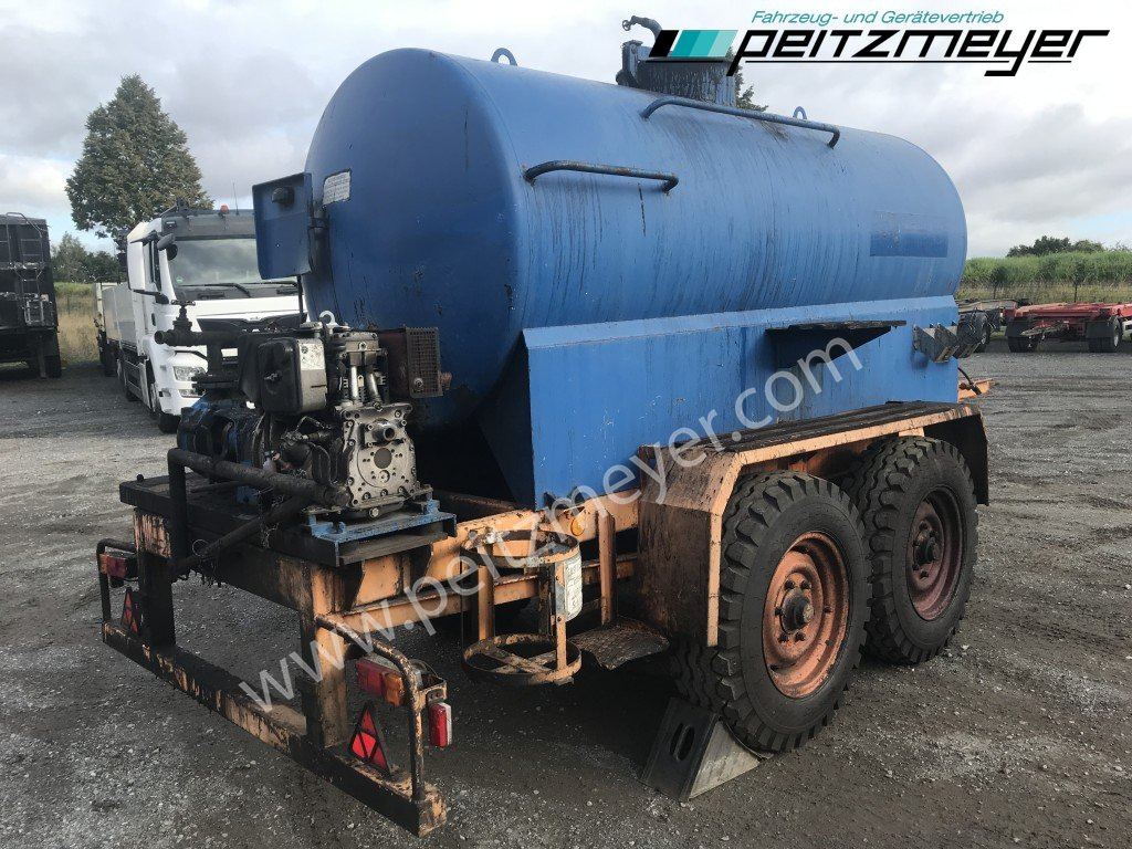 BATHE TANDEMANHÄNGER Bitum / Teerkocher 3,5 m³ Hatz Diesel-Motor 1 B 40 - Bitumenspritzmaschine: das Bild 1 BATHE TANDEMANHÄNGER Bitum / Teerkocher 3,5 m³ Hatz Diesel-Motor 1 B 40 - Bitumenspritzmaschine: das Bild 1