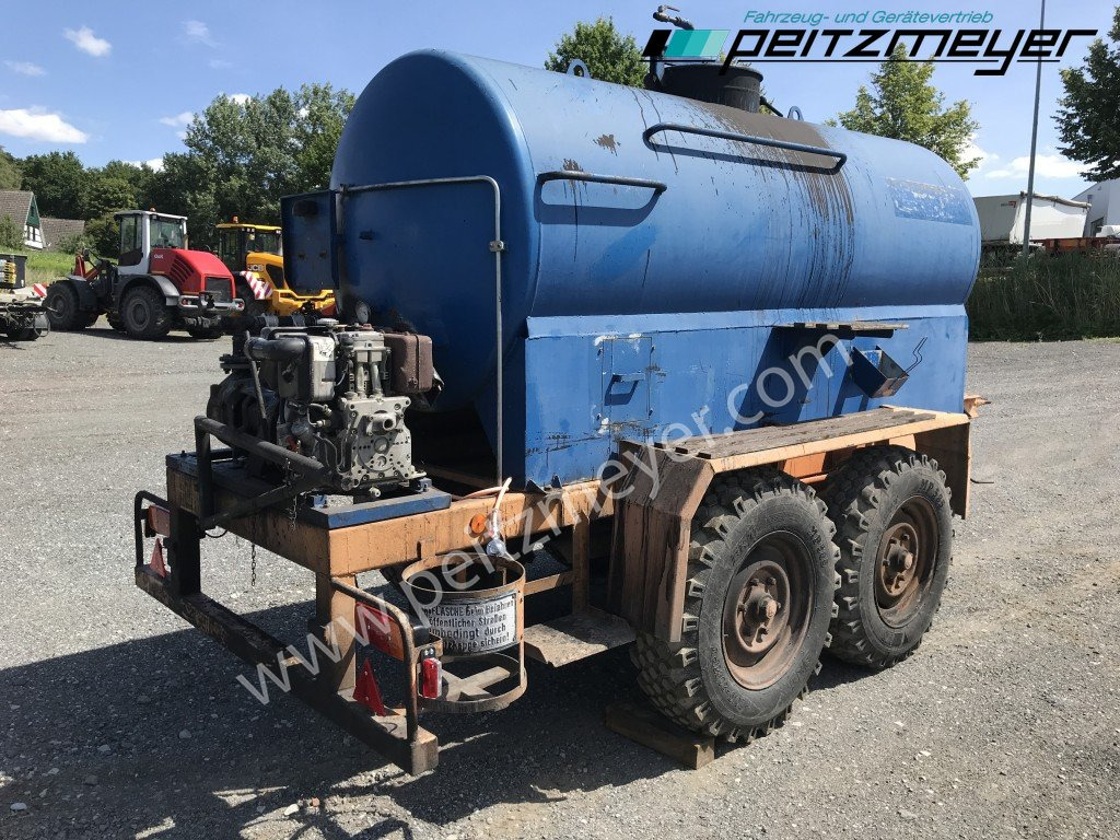 BATHE TANDEMANHÄNGER Bitum / Teerkocher 3,5 m³ Hatz Diesel-Motor 1 B 40 - Bitumenspritzmaschine: das Bild 1 BATHE TANDEMANHÄNGER Bitum / Teerkocher 3,5 m³ Hatz Diesel-Motor 1 B 40 - Bitumenspritzmaschine: das Bild 1